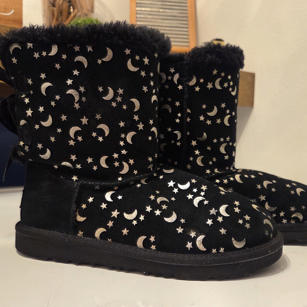 UGG Bailey Satin Bow Moons And Stars